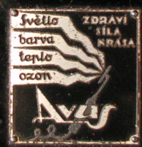 Avus_Nameplate