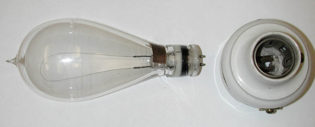 Socket and Lamp