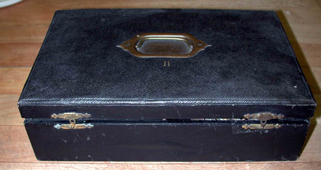 Chains Box
