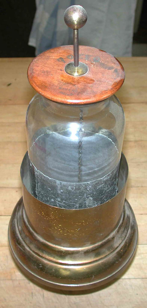 Base & Queens Jar
