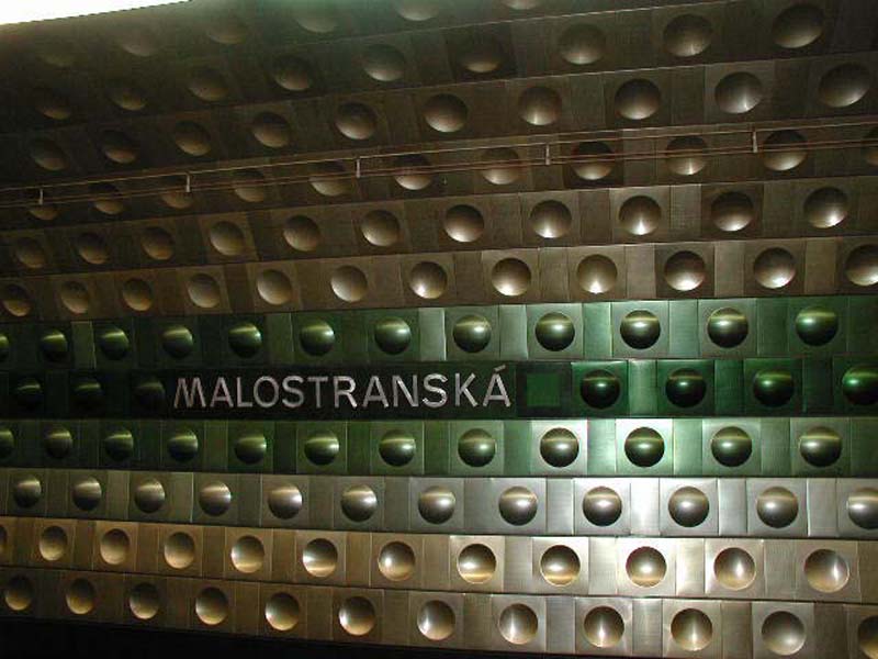 Metro-Malostranska_2