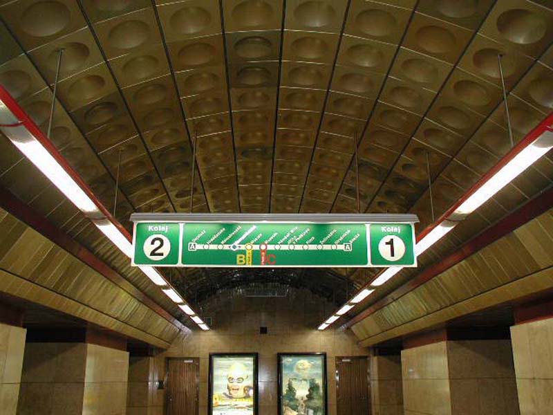 Metro-Staromestska_3